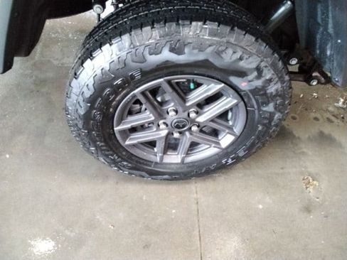 New 2026 Jeep Gladiator Sport AWD/4WD image 15