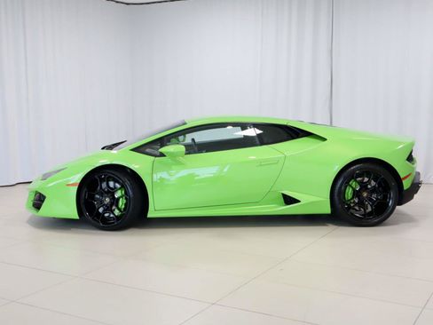 Used 2018 Lamborghini Huracan LP 580-2 RWD image 2