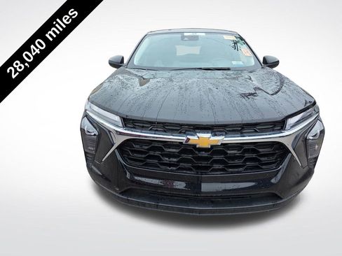 Used 2024 Chevrolet Trax LS FWD image 2