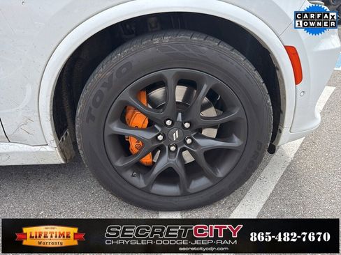 Used 2023 Dodge Durango R/T w/ Hemi Orange Plus Package image 9