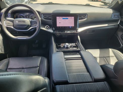 Used 2024 Jeep Wagoneer Series III image 16