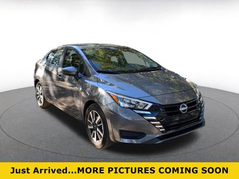 Used 2025 Nissan Versa SV image 1