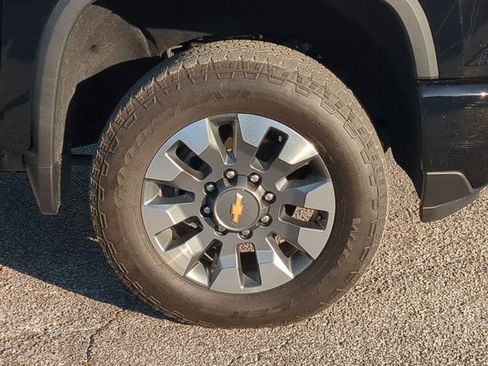 Used 2024 Chevrolet Silverado 2500 Custom w/ Custom Value Package RWD image 10