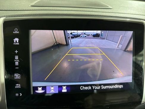 Used 2018 Honda Pilot Touring image 29