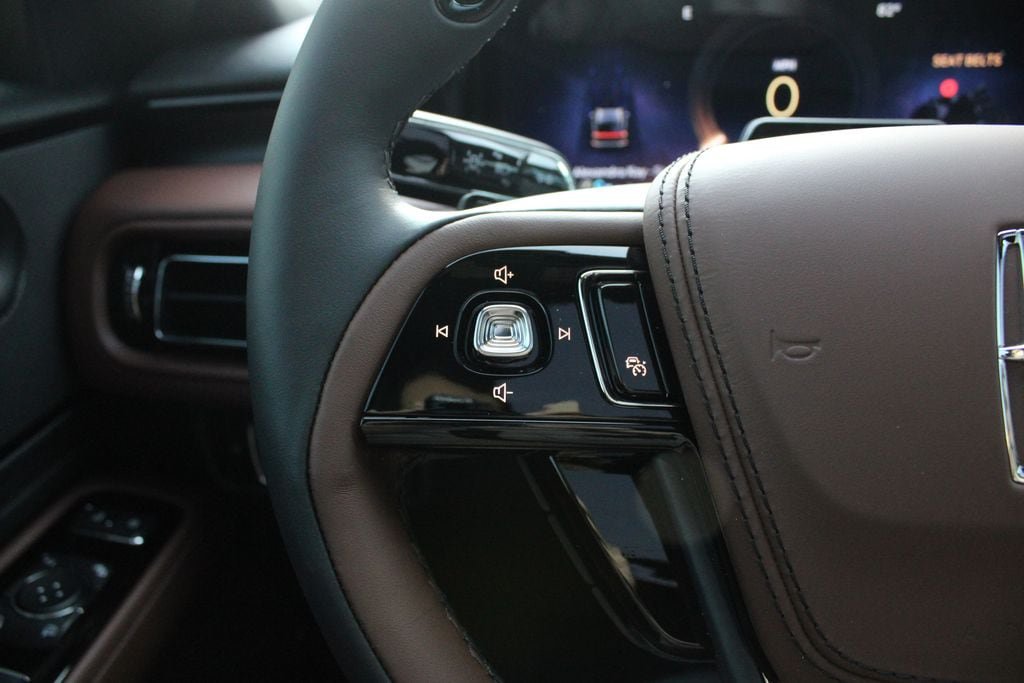 New 2027 Lincoln Aviator Reserve AWD/4WD image 12