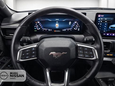 Used 2024 Ford Mustang Convertible image 8