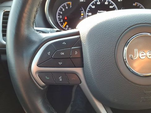 Certified 2021 Jeep Grand Cherokee Laredo AWD/4WD image 20