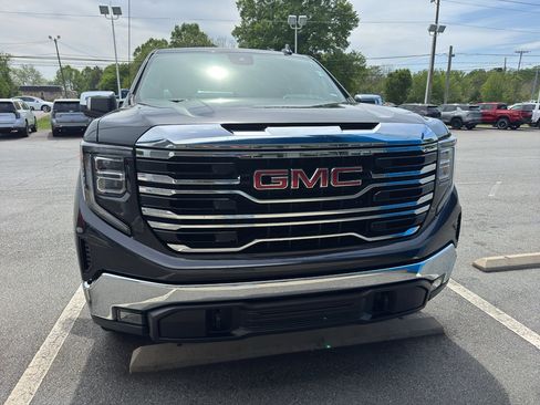 Used 2025 GMC Sierra 1500 SLT image 2