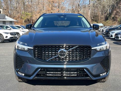 Used 2025 Volvo XC60 B5 Core image 10