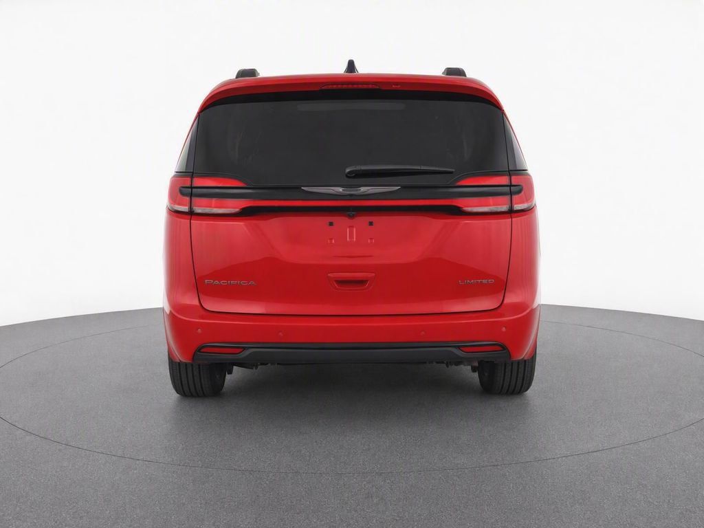 Used 2025 Chrysler Pacifica Limited FWD image 7