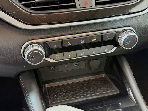 Used 2023 Nissan Altima 2.5 SR w/ SR Premium Package FWD image 38
