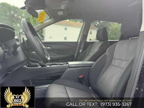 Used 2024 Nissan Rogue SV image 21