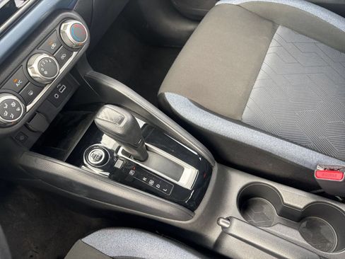Used 2025 Nissan Versa SV FWD image 39