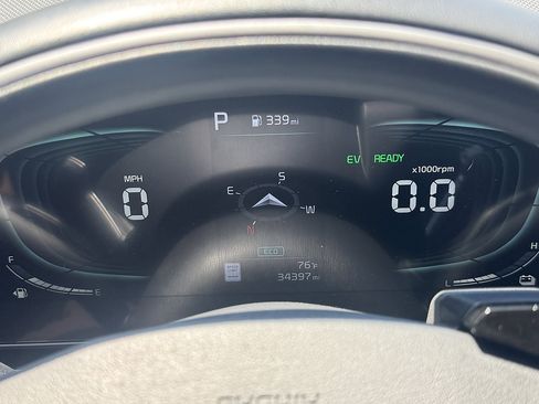 Used 2023 Kia Niro EX FWD image 5