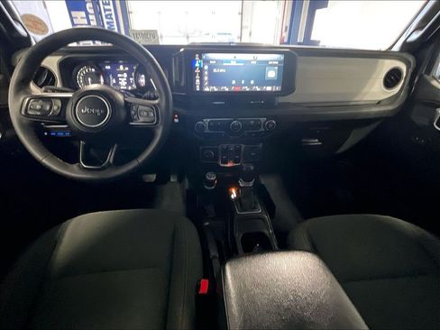 Used 2024 Jeep Wrangler Unlimited w/ Convenience Group AWD/4WD image 20