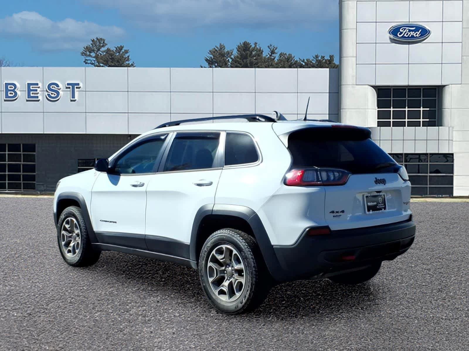 Used 2022 Jeep Cherokee Trailhawk w/ Premium Leather Package AWD/4WD image 4