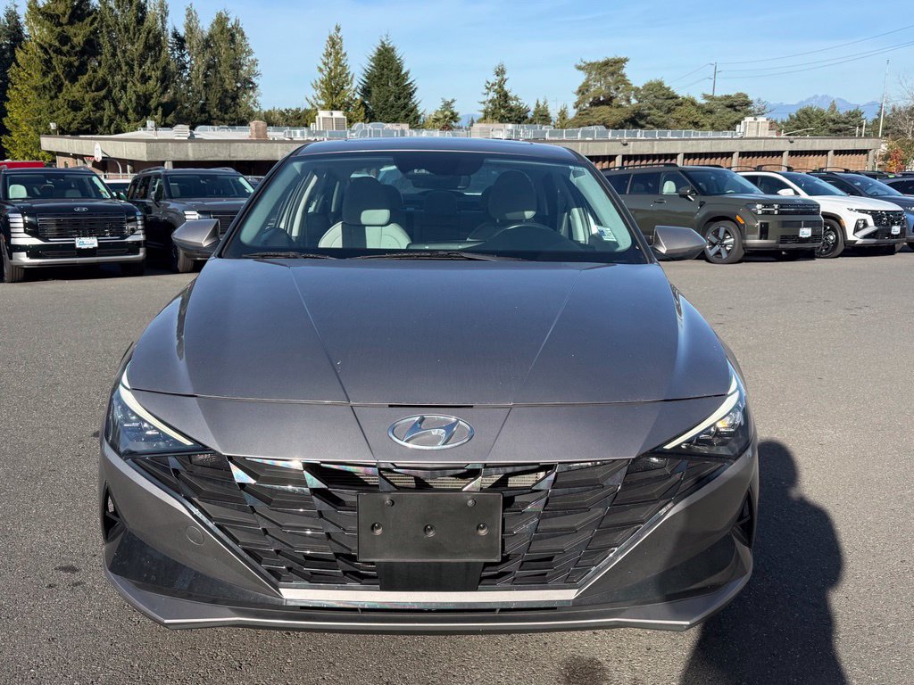 Certified 2023 Hyundai Elantra Limited w/ Cargo Package FWD image 4
