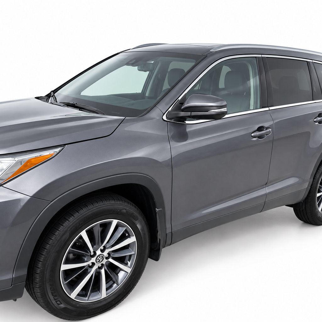 Used 2019 Toyota Highlander XLE AWD/4WD image 4