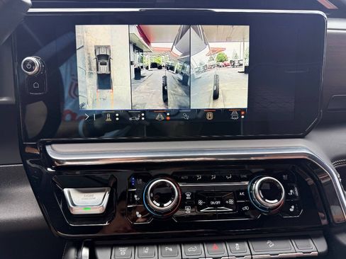 Used 2024 GMC Sierra 2500 Denali Ultimate w/ Max Trailering Package AWD/4WD image 31