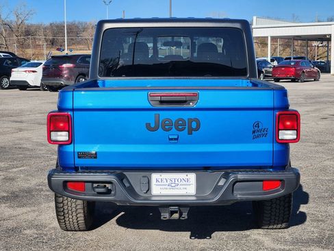 Used 2021 Jeep Gladiator Willys image 6