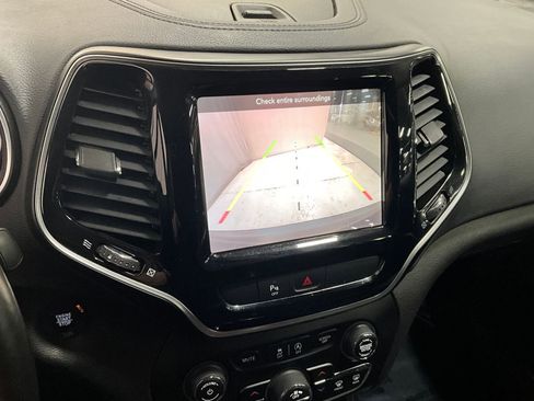 Used 2019 Jeep Cherokee Limited AWD/4WD image 22
