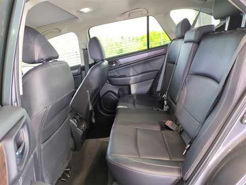 Used 2018 Subaru Outback 2.5i Limited image 15