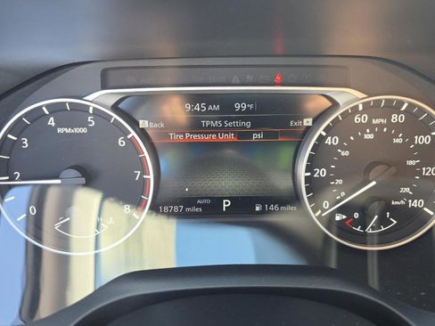 Used 2023 Nissan Rogue SL AWD/4WD image 9