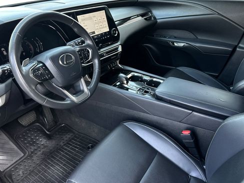 Used 2024 Lexus RX 350 FWD w/ Technology Package image 4