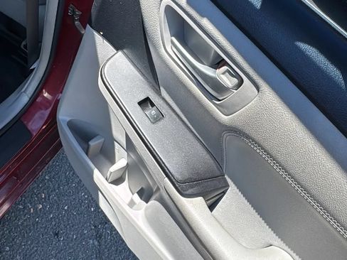 Used 2017 Toyota Camry XLE FWD image 19