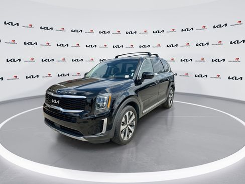 Used 2022 Kia Telluride EX w/ EX Premium Package FWD image 4