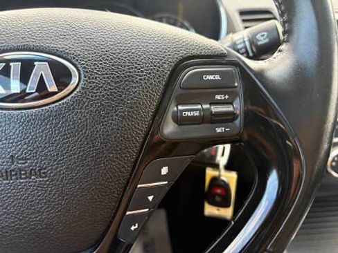 Used 2017 Kia Forte S image 9