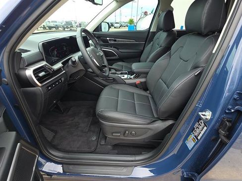 Used 2025 Kia Telluride EX w/ EX Captain's Chair Package AWD/4WD image 11
