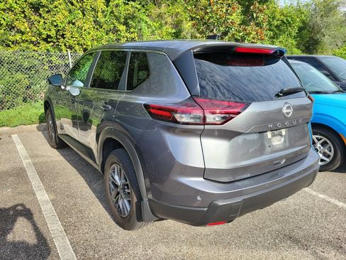 Used 2026 Nissan Rogue S FWD image 4