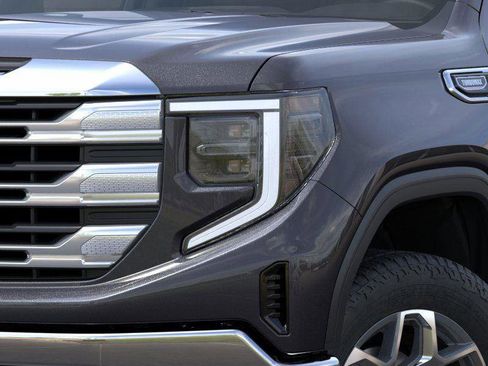 New 2025 GMC Sierra 1500 SLE image 10