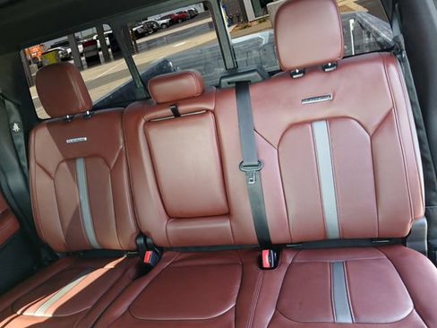 Used 2019 Ford F150 Platinum w/ Equipment Group 701A Luxury AWD/4WD image 13