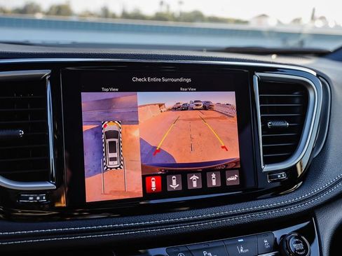 New 2027 Chrysler Pacifica Select FWD image 29