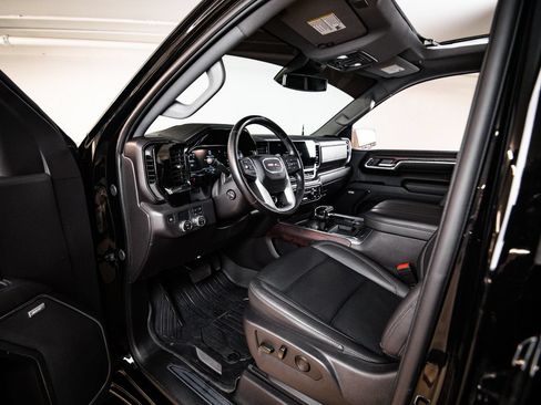 Used 2024 GMC Sierra 1500 SLT RWD image 4