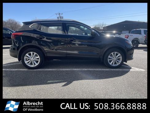 Used 2018 Nissan Rogue Sport SV w/ SV All-Weather Package image 6