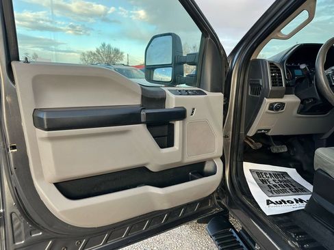 Used 2019 Ford F250 XL w/ STX Appearance Package image 34