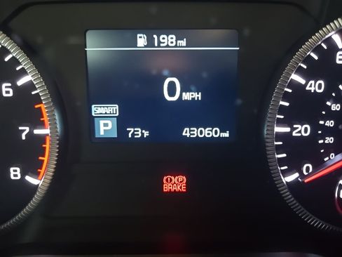 Used 2022 Kia Telluride LX image 3