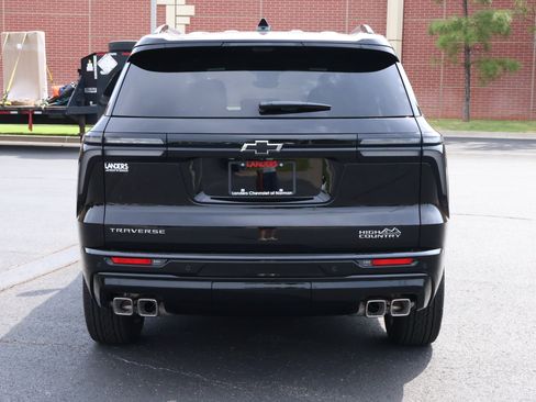 New 2026 Chevrolet Traverse High Country w/ LPO, Floor Liner Package FWD image 30