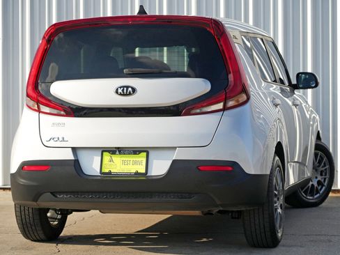 Used 2020 Kia Soul LX image 4