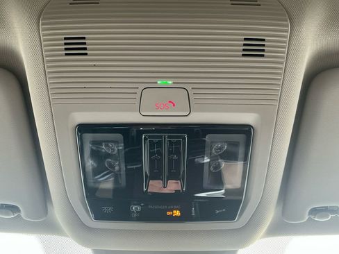 New 2026 Volkswagen Atlas SE image 25