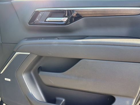 Used 2026 Chevrolet Suburban High Country w/ Sun And Tow Package image 10