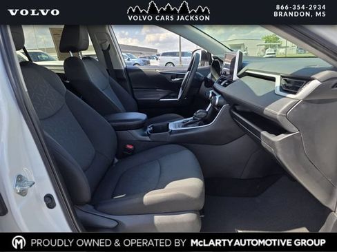 Used 2024 Toyota RAV4 XLE AWD/4WD image 27