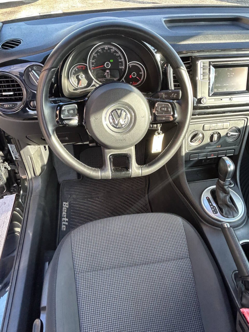 Used 2019 Volkswagen Beetle 2.0T S FWD image 12