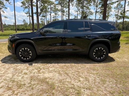 New 2026 Chevrolet Traverse Z71 w/ Enhanced Driving Package AWD/4WD image 2