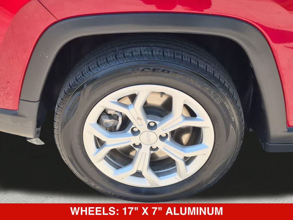 Used 2024 Jeep Compass Latitude AWD/4WD image 13