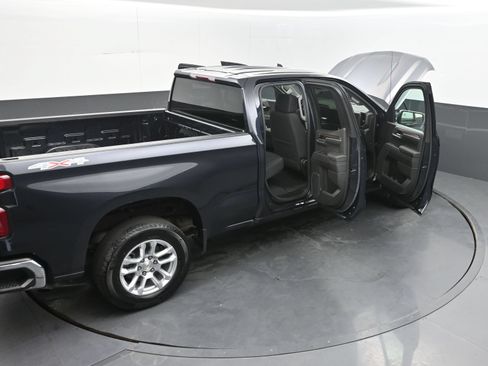 Used 2023 Chevrolet Silverado 1500 LT AWD/4WD image 47