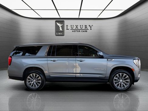 Used 2021 GMC Yukon XL Denali w/ Denali Ultimate Package AWD/4WD image 9